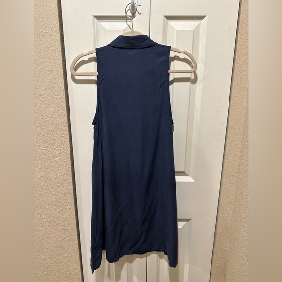 Equipment Femme Silk 100% Mina Dress in Navy  Revolve Style,size S - Picture 6 of 9